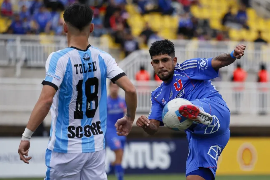 Antonio Díaz puede dejar la U para un truque por Esteban Matus. Foto: Andres Pina/Photosport