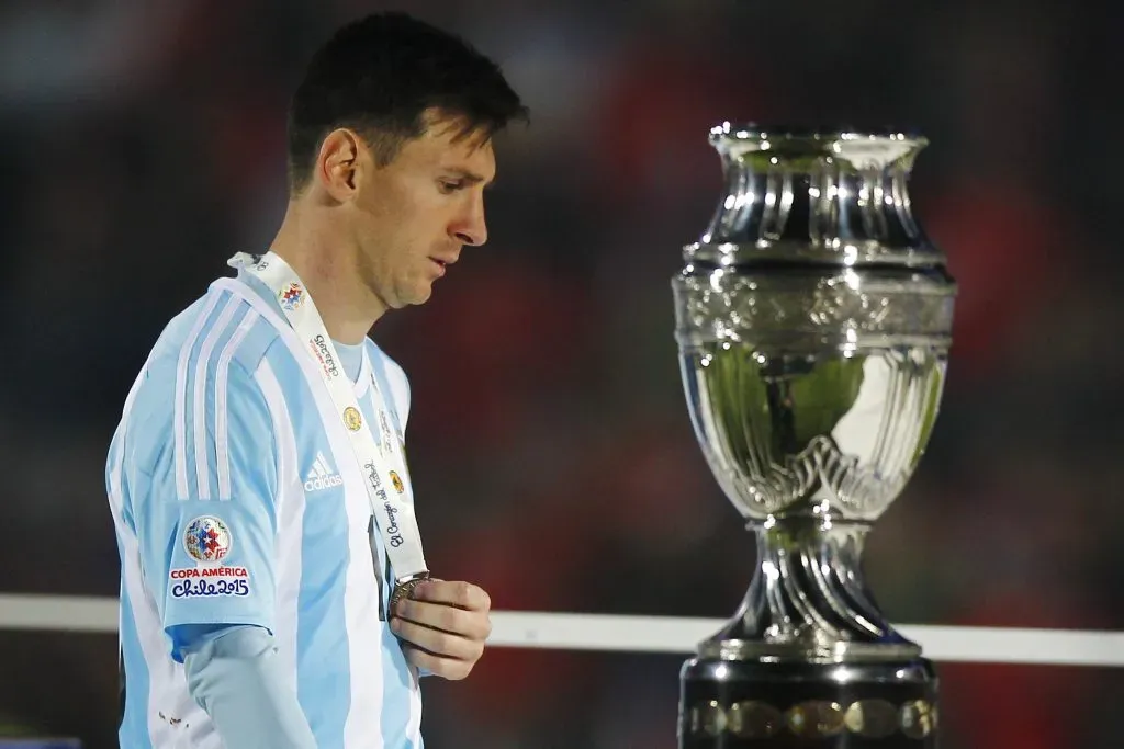 Messi se quedaba con las manos vacías. Con el tiempo tuvo su revancha en Argentina