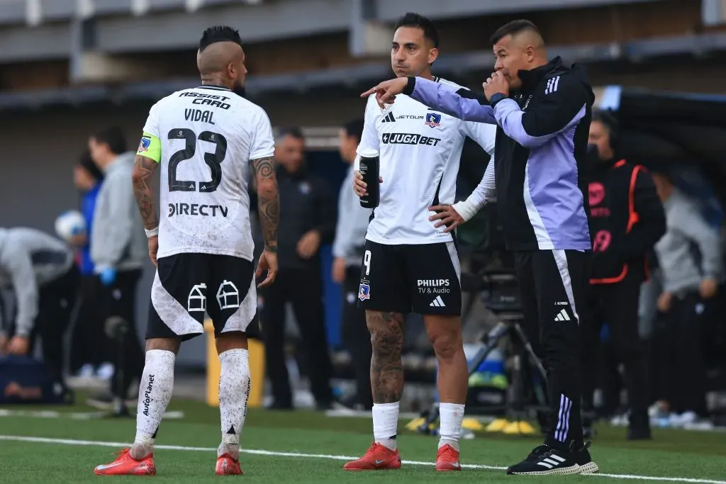 Johnny Herrera aprovechó de tirarle la talla a Colo Colo por el problemón de Almirón: Valladolid un sábado y O’Higgins el domingo.