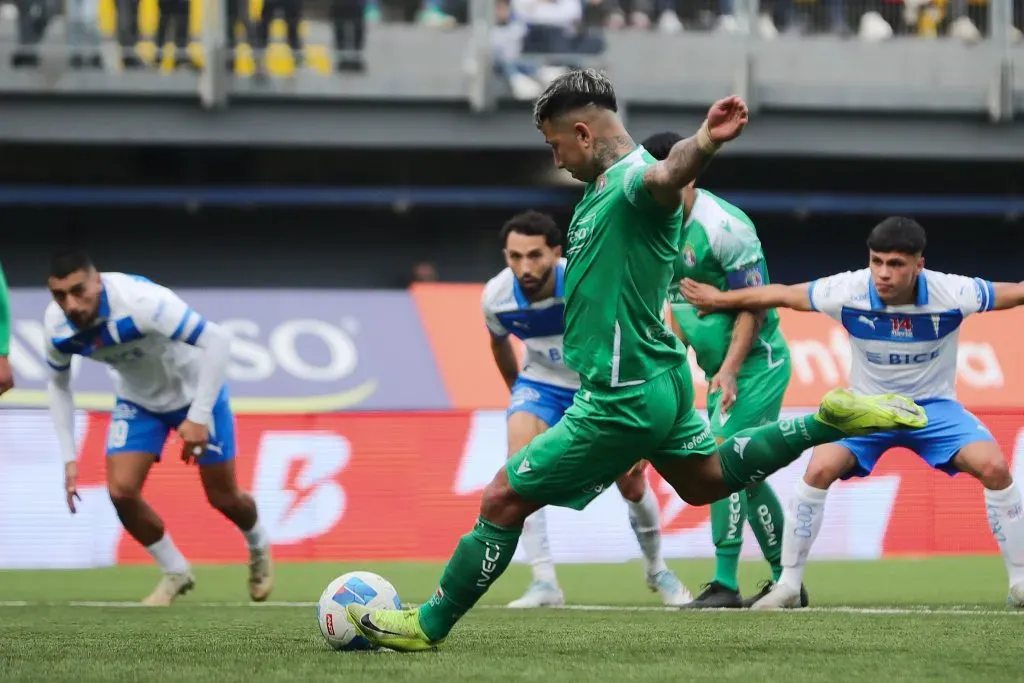 Leo Valencia logró el empate desde los doce pasos, tras falta del Cimbi Cueva sobre Fuentes.