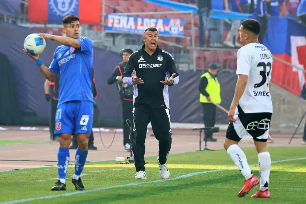 Jorge Almirón había acusado robo de los árbitros en el Superclásico con la U pero ahora dijo que lo malinterpretaron. Foto: Photosport.