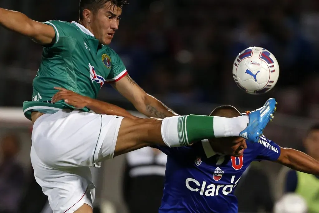 Nelson Saavedra jugando contra la U | Photosport
