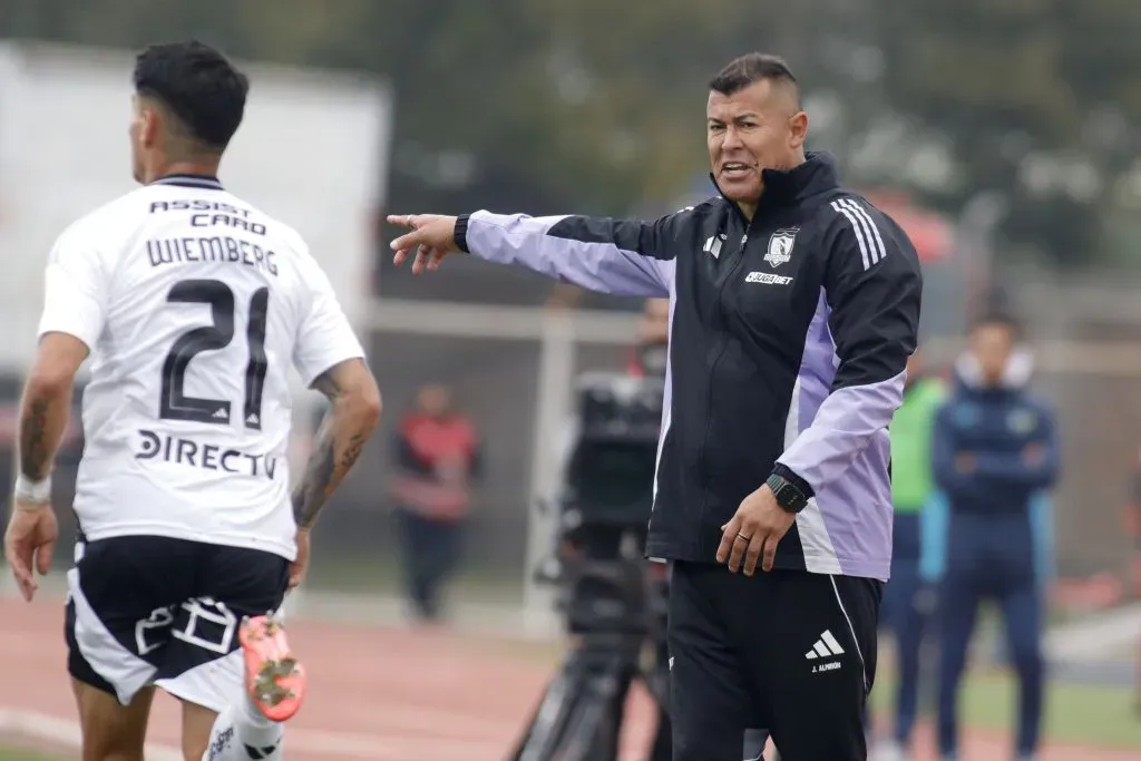 Almirón culpó a la cancha | Photosport