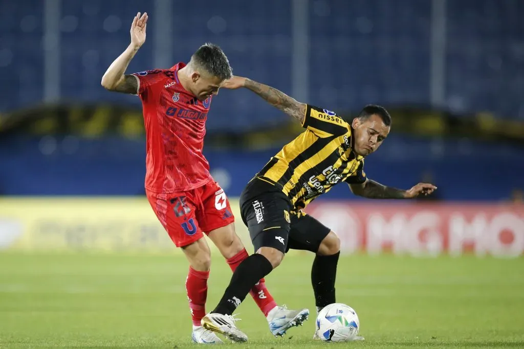 Charles Aránguiz jugó en Asunción | Photosport