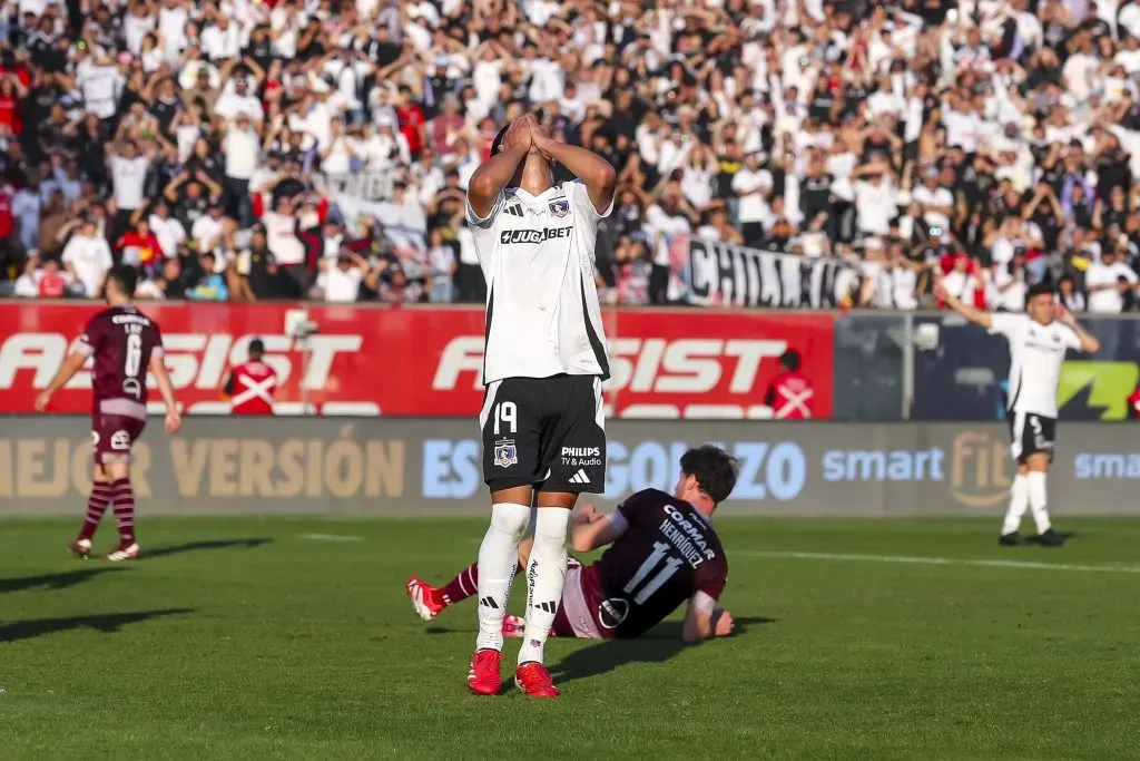 Más pena que gloria marcan el presente de Salomón Rodríguez en Colo Colo | Photosport