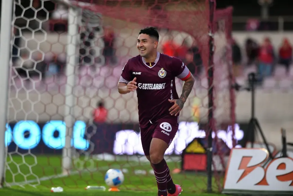 Jeisson Vargas marcó dos golazos pero no fue suficiente para La Serena. Foto: Alejandro Pizarro/Photosport