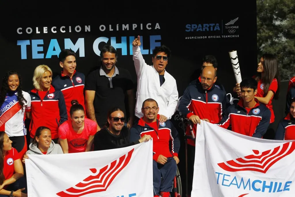 Fernando González e Iván Zamorano acompañando al Team Chile antes de los JJOO. A ambos los conoce Nico Lapentti, de una u otra forma | Photosport