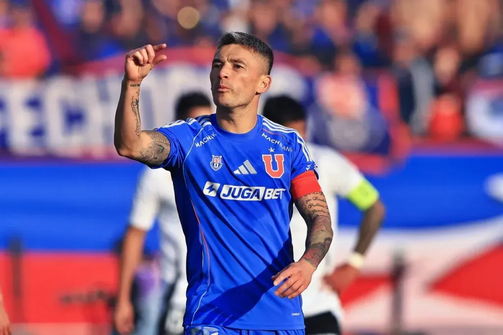 U de Chile supera a Colo Colo con su nuevo contrato con adidas (Photosport)