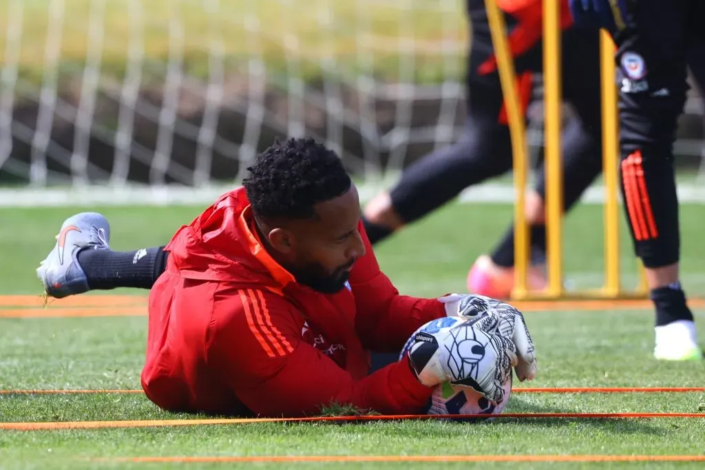 Lawrence Vigouroux se prepara para ser titular en Chile en el choque con Brasil. Foto: Photosport.