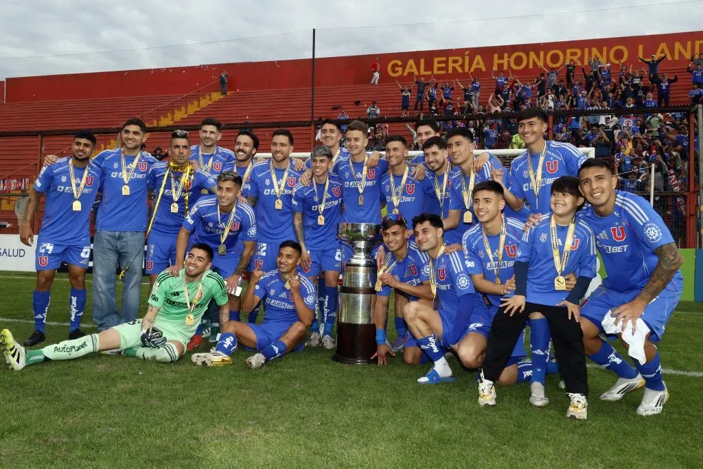 Una celebración casi sin público de la U | Photosport