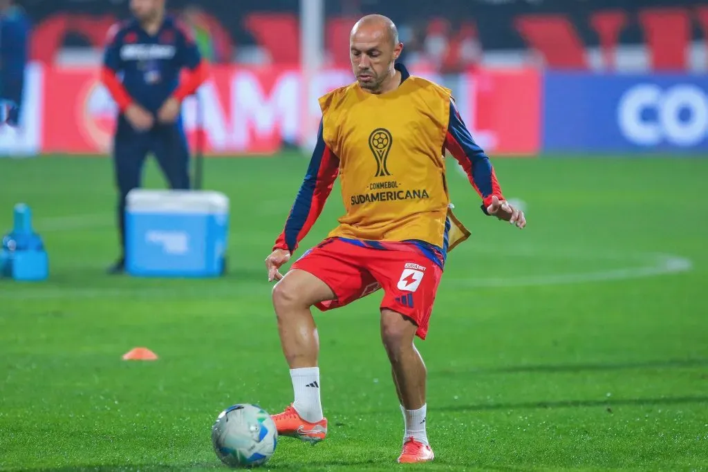 Marcelo Díaz será probado en los entrenamientos de la U. Foto: Joel Alonzo/Photosport
