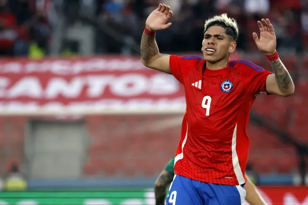 Carlos Palacios nuevamente no apareció en la nómina de la selección chilena. Foto: Photosport.