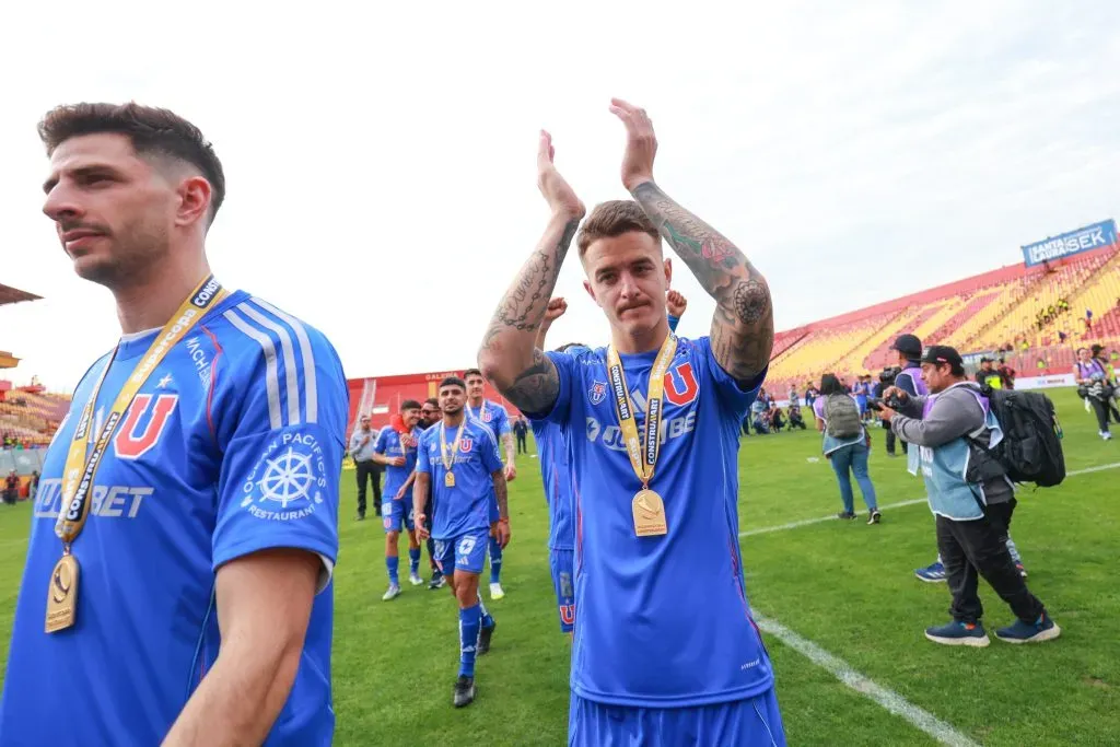 Franco Calderón celebrando la Supercopa en U de Chile. /Photosport