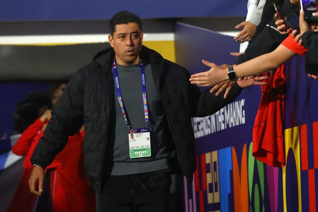 Peineta Garcés defiende a Nico Córdova, pero no le perdona una excusa al DT de La Roja Sub 20.