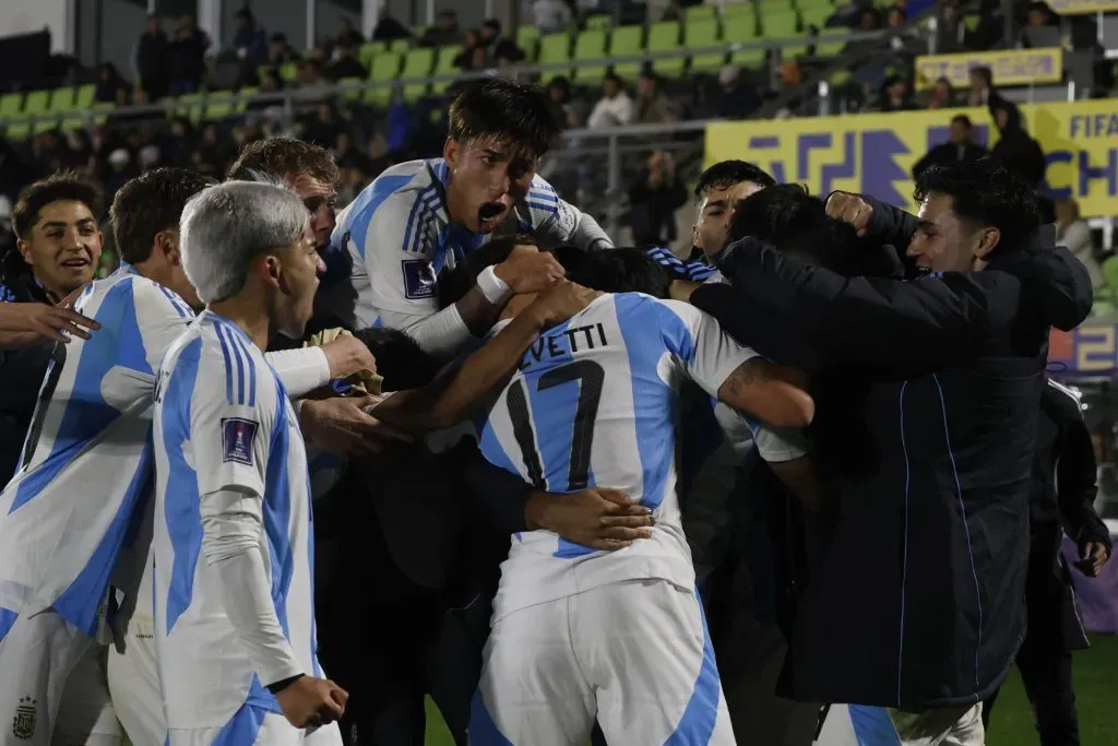 Argentina con canasta completa se mete en octavos del Mundial por el lado de la selección chilena.