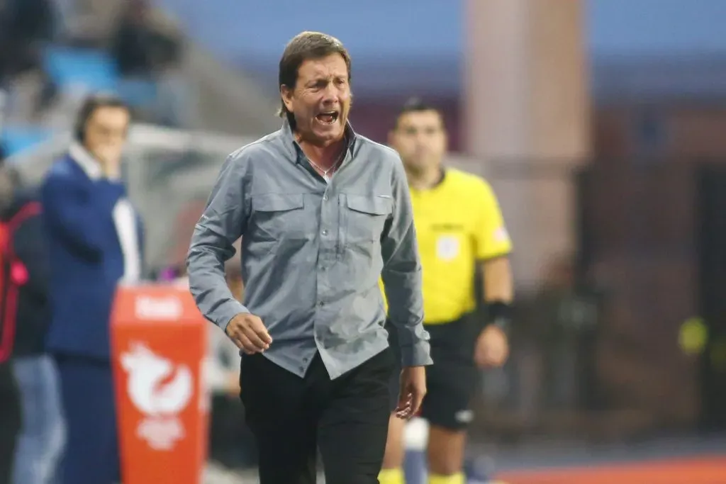 Fernando Díaz no ha logrado levantar al equipo en lo deportivo /Photosport