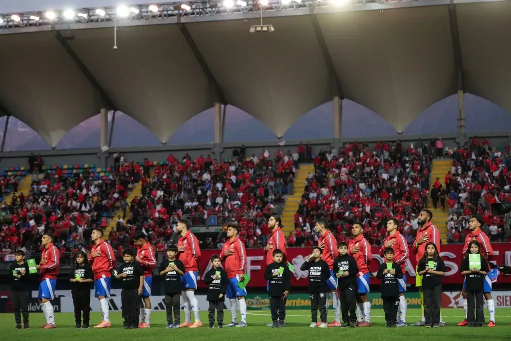 Para Jorge Garcés, lo único bueno de Chile fueron sus hinchas. Foto: Photosport.