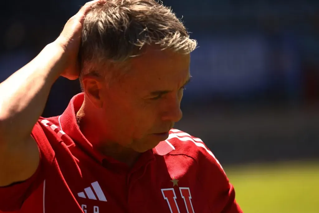 Gustavo Álvarez no le encuentra salida a esta crisis | Photosport