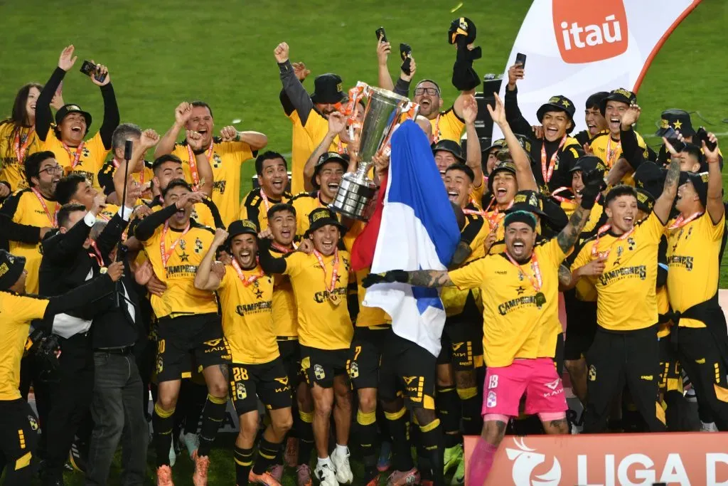 Coquimbo Unido logra un campeonato histórico que les deja un millonario premio económico. Foto: Photosport.