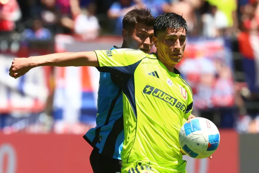 Matías Sepúlveda es uno de los llamados a la selección chilena desde la U. Foto: Eduardo Fortes/Photosport