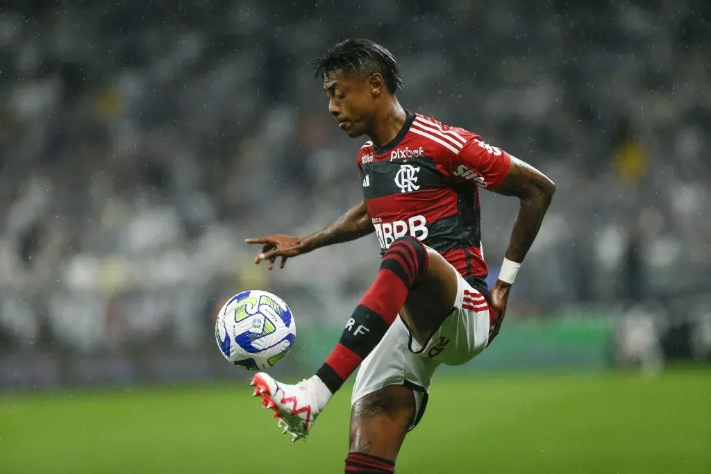 Bruno Henrique em ação pelo Flamengo. (Photo by Ricardo Moreira/Getty Images)