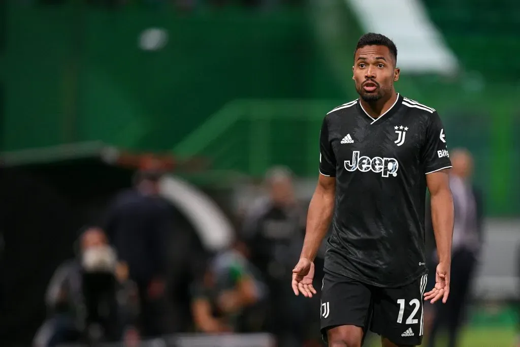 Alex Sandro em ação pela Juventus. (Photo by Octavio Passos/Getty Images)