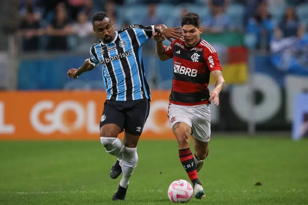 Al Hilal quer Ayrton Lucas. (Photo by Pedro H. Tesch/Getty Images)