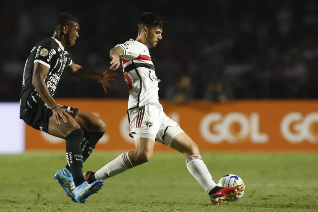 Beraldo em ação pelo São Paulo. (Photo by Miguel Schincariol/Getty Images)