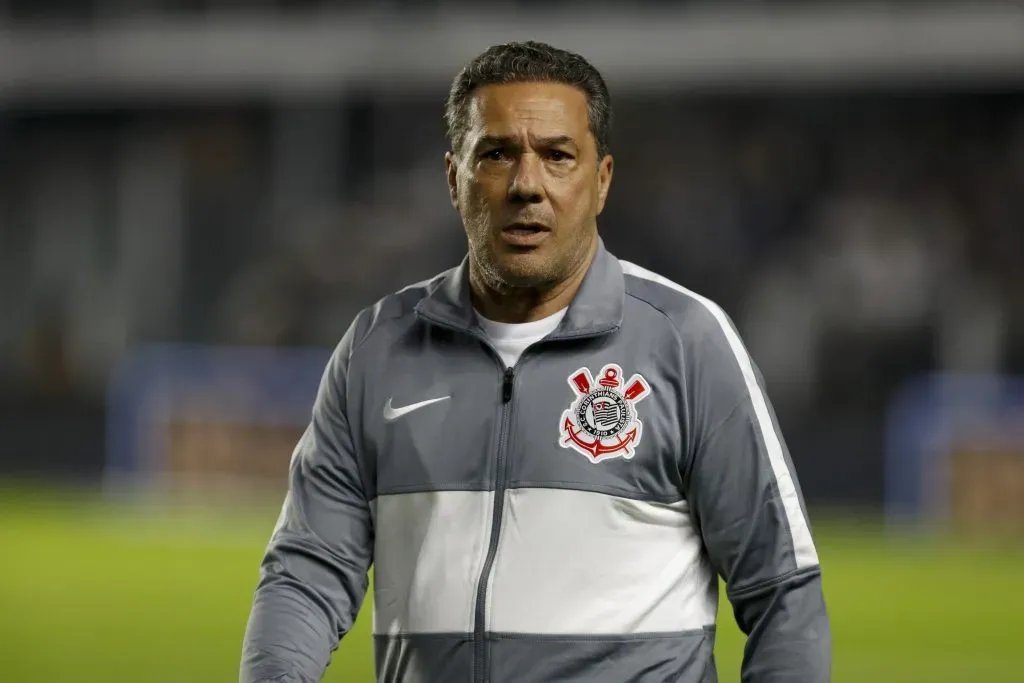 Luxemburgo, pelo Corinthians, no clássico diante do Santos (Photo by Ricardo Moreira/Getty Images)