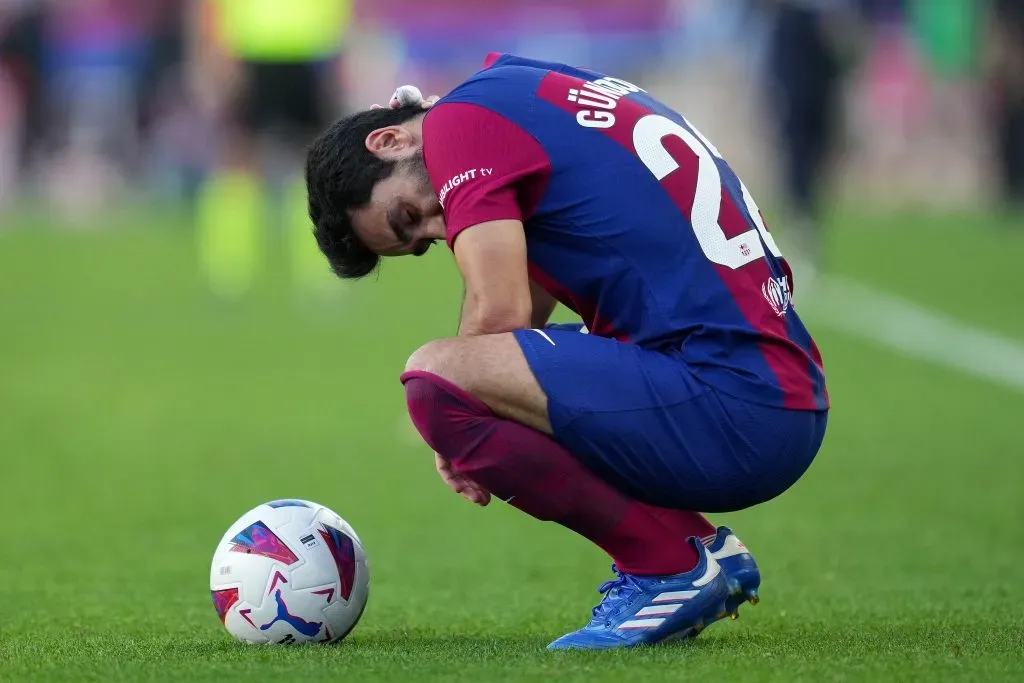 BARCELONA, ESPANHA – 28 DE OUTUBRO: Ilkay Guendogan do FC Barcelona reage durante o jogo da LaLiga EA Sports entre FC Barcelona e Real Madrid CF no Estadio Olimpic Lluis Companys em 28 de outubro de 2023 em Barcelona, Espanha. (Foto: Alex Caparros/Getty Images)