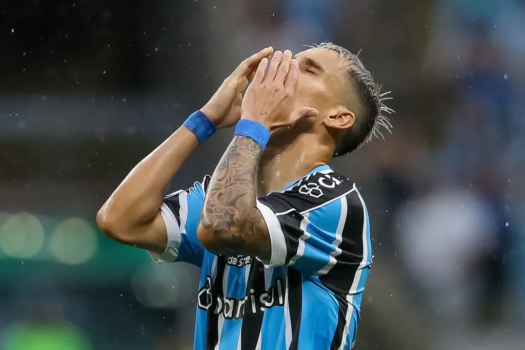 Ferreirinha lamenta chance perdida em duelo contra o Corinthians. (Photo by Pedro H. Tesch/Getty Images)