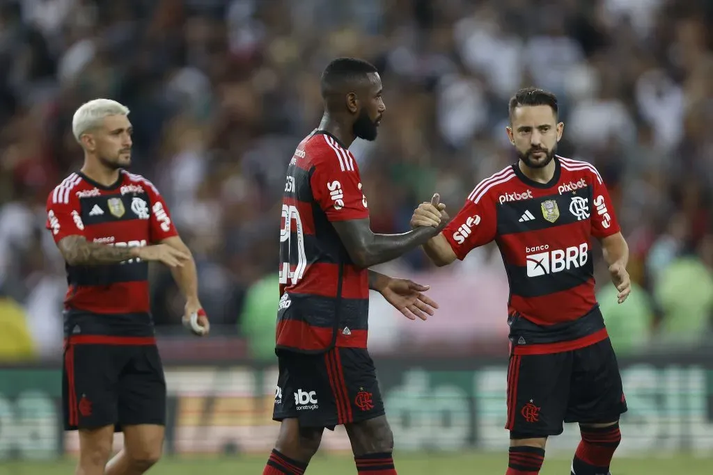 Everton Ribeiro pode ir para o Fluminense. (Photo by Wagner Meier/Getty Images)