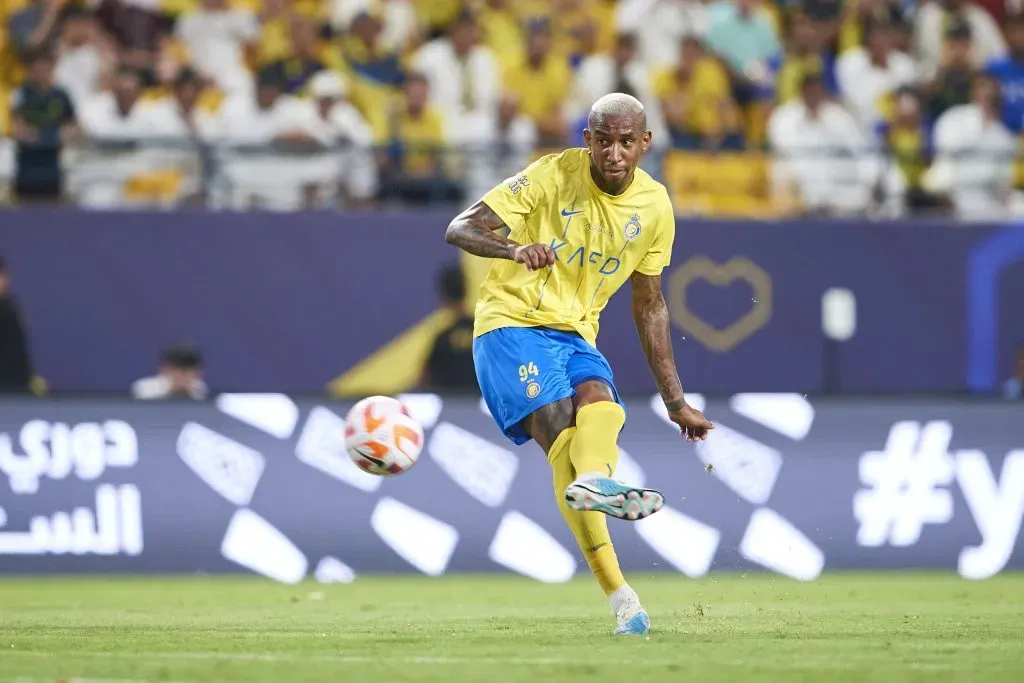 Anderson Talisca em partida contra o Al-Taawon. (Photo by Adam Nurkiewicz/Getty Images)