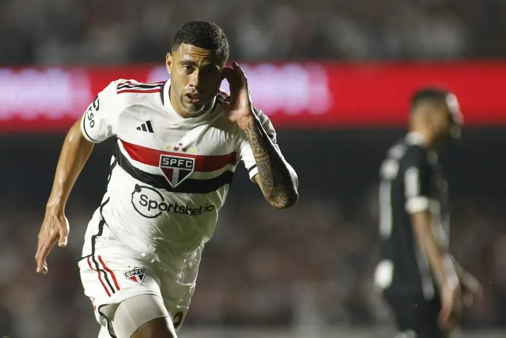 Rato comemorando um gol diante do Corinthians (Photo by Miguel Schincariol/Getty Images)