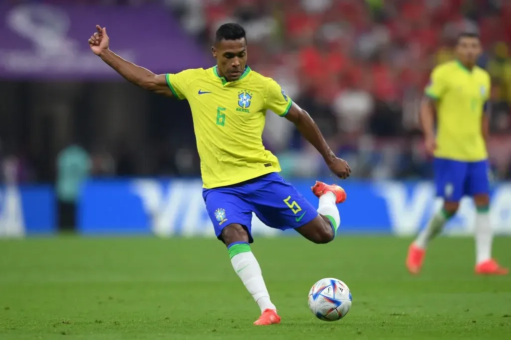 Alex Sandro em ação na Copa do Mundo de 2024. (Photo by Justin Setterfield/Getty Images)