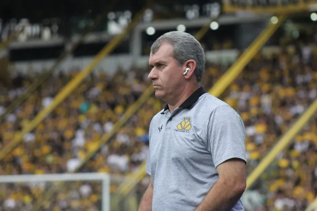 Claudio Tencati, técnico do Criciúma Foto: Celso da Luz /Site Ofiical/Assessoria de imprensa C.E.C