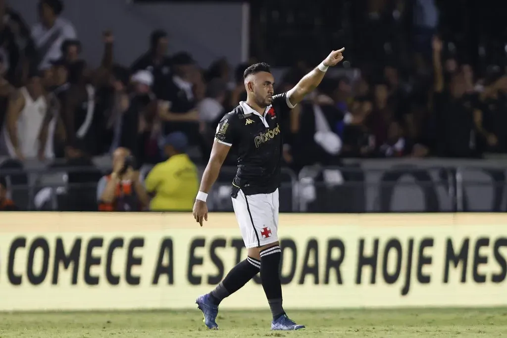 Vasco recebe R$ 22 mi por ano da patrocionadora. (Photo by Wagner Meier/Getty Images)