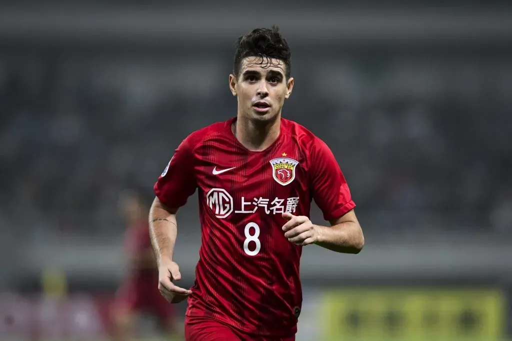 Oscar em campo com as cores do Shanghai (Photo by Di Yin/Getty Images)