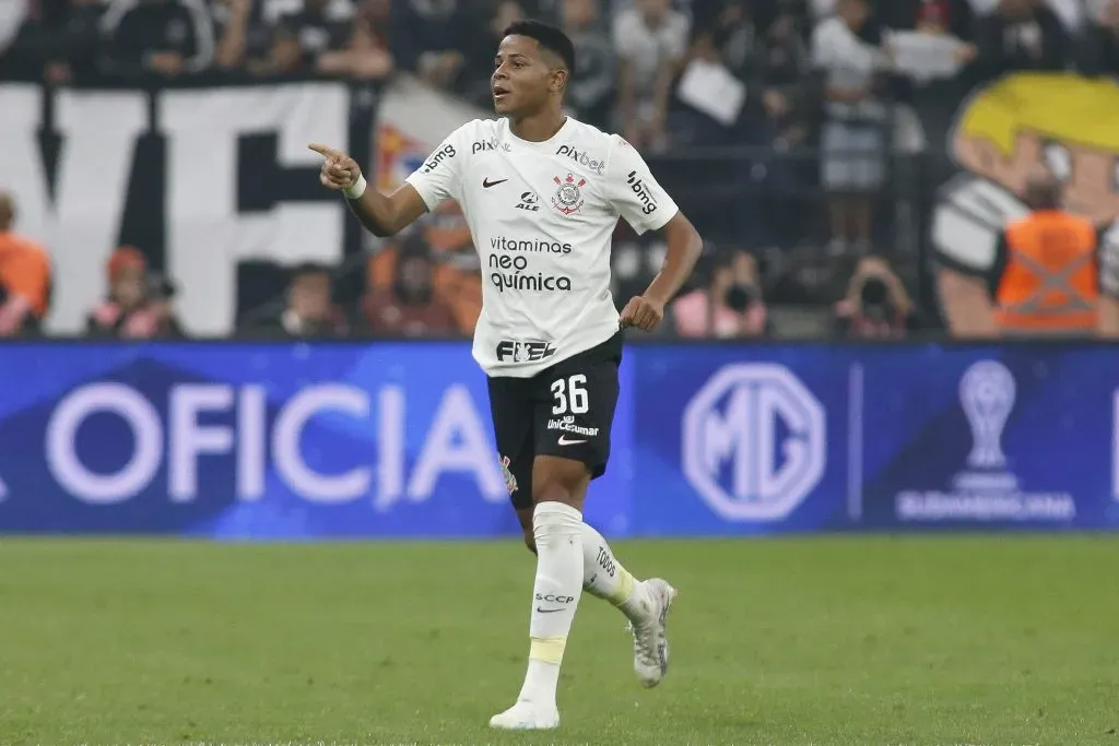 Wesley celebra gol pelo Corinthians. (Photo by Miguel Schincariol/Getty Images)