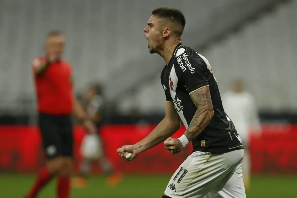 Gabriel Pec celebra gol contra o Palmeiras. (Photo by Ricardo Moreira/Getty Images)