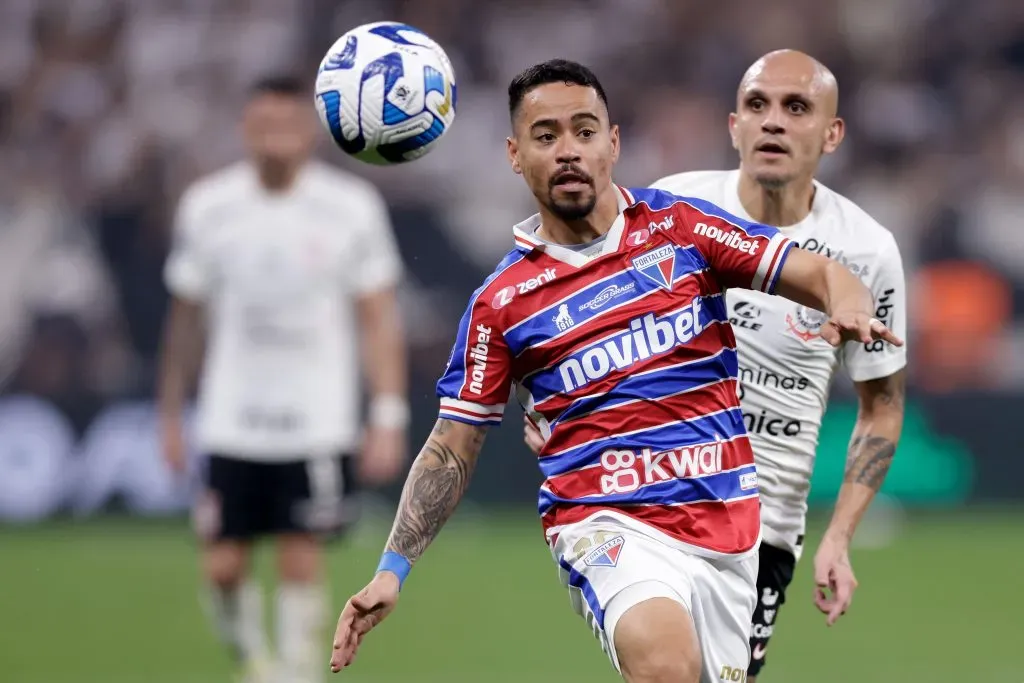 Yago Pikachu em ação contra o Corinthians. (Photo by Alexandre Schneider/Getty Images)