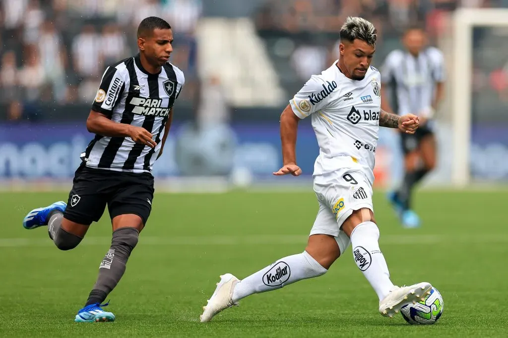 Marcos Leonardo em ação pelo Santos (Photo by Buda Mendes/Getty Images)