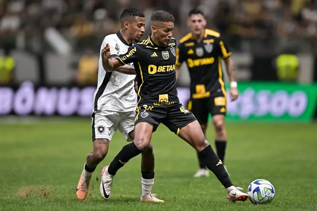 Pedrinho em ação pelo Galo. (Photo by Pedro Vilela/Getty Images)