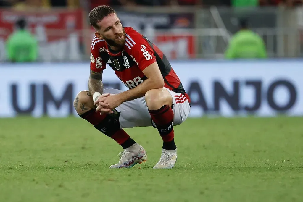 RIO DE JANEIRO, BRAZIL – NOVEMBER 29: Leo Pereira of Flamengo reacts after defeating the match between Flamengo and Atletico Mineiro as part of Brasileirao 2023 at Maracana Stadium on November 29, 2023 in Rio de Janeiro, Brazil. (Photo by Buda Mendes/Getty Images)