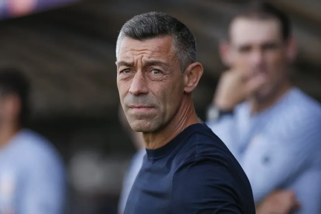 Pedro Caixinha em ação pelo Bragantino (Photo by Ricardo Moreira/Getty Images)