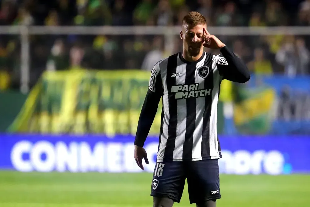 BUENOS AIRES, ARGENTINA – AUGUST 30: Lucas Fernandes of Botafogo celebrates after scoring the first goal of his teamduring a Copa CONMEBOL Sudamericana 2023 quarterfinal second leg match between Defensa y Justicia and Botafogo at Florencio Sola Stadium on August 30, 2023 in Buenos Aires, Argentina. (Photo by Marcos Brindicci/Getty Images)