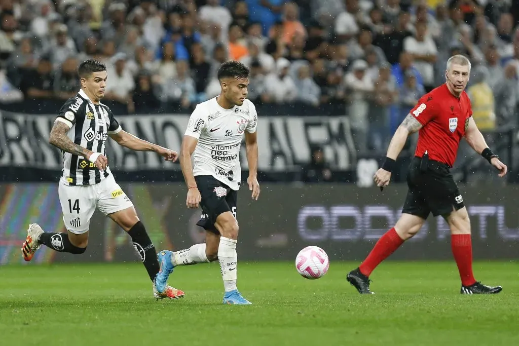 Vera na partida diante do Santos (Photo by Ricardo Moreira/Getty Images)