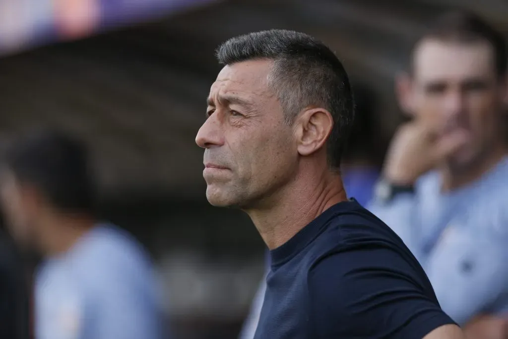 SAO PAULO, BRAZIL – NOVEMBER 12: Pedro Caixinha head coach of Red Bull Bragantino looks on during the match between Red Bull Bragantino and Botafogo as part of Brasileirao Series A 2023  at Nabi Abi Chedid on November 12, 2023 in Sao Paulo, Brazil. (Photo by Ricardo Moreira/Getty Images)