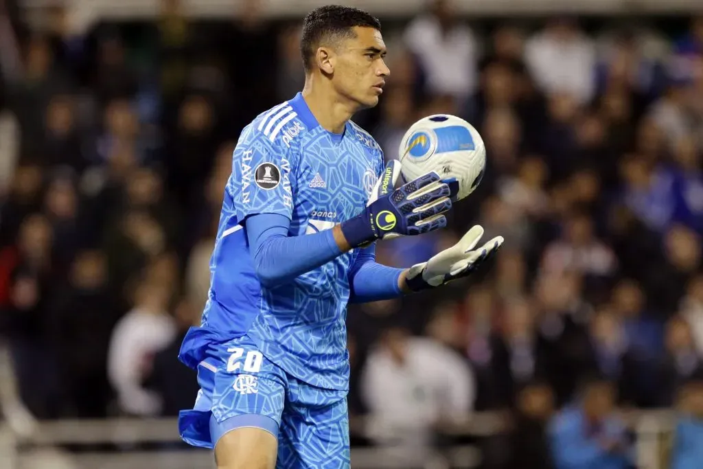 Goleiro Santos interessa ao Botafogo. Foto: Daniel Jayo/Getty Images