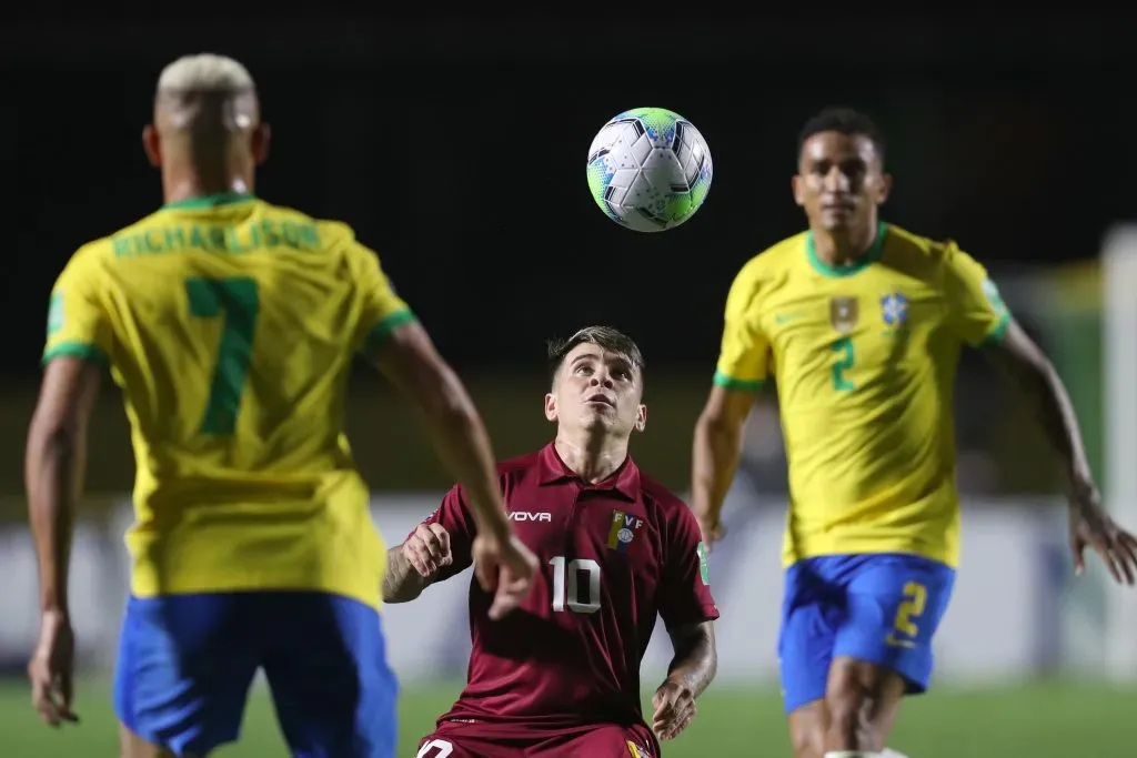 Yeferson Soteldo em partida contra o Brasil. (Photo by Fernando Bizerra-Pool/Getty Images)